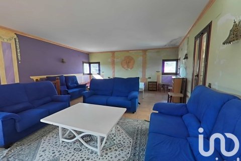 6 bedrooms castles for sale in Lleida, Catalonia, Spain № 4909 - photo 13