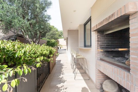 Снять в аренду дом в Барселона, Испания с 8 комнат, № 1569 - фото 3