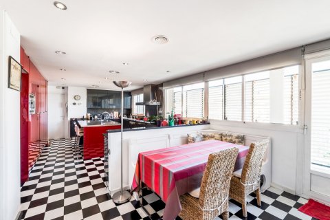 Снять в аренду квартиру в Барселона, Испания с 6 комнат, № 1566 - фото 9