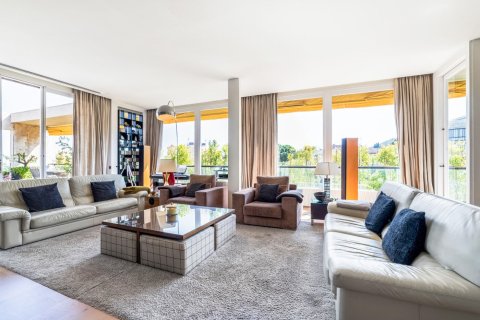 Снять в аренду квартиру в Барселона, Испания с 6 комнат, № 1566 - фото 8