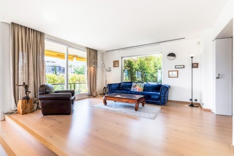 Снять в аренду квартиру в Барселона, Испания с 6 комнат, № 1566 - фото 2