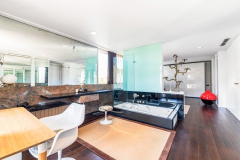 Снять в аренду квартиру в Барселона, Испания с 6 комнат, № 1566 - фото 12