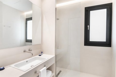 Снять в аренду квартиру в Барселона, Испания с 4 комнаты, № 1564 - фото 10