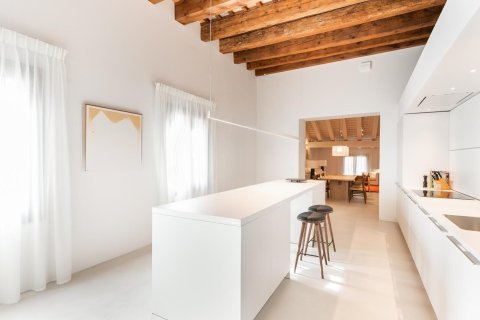 Снять в аренду квартиру в Барселона, Испания с 4 комнаты, № 1564 - фото 6