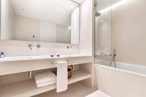 Снять в аренду квартиру в Барселона, Испания с 4 комнаты, № 1564 - фото 13