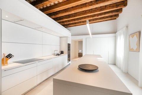 Снять в аренду квартиру в Барселона, Испания с 4 комнаты, № 1564 - фото 5