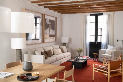 Снять в аренду квартиру в Барселона, Испания с 4 комнаты, № 1567 - фото 3