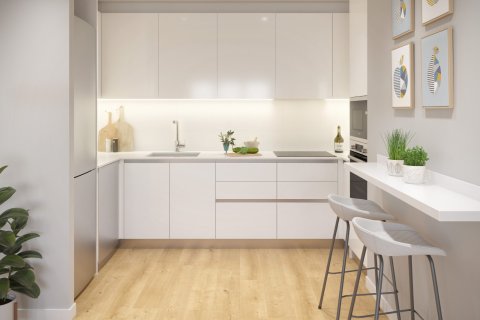 Apartamento de 4 dormitorios en venta en L'Hospitalet de Llobregat, Barcelona, Cataluña, Spain № 1075 - foto 3