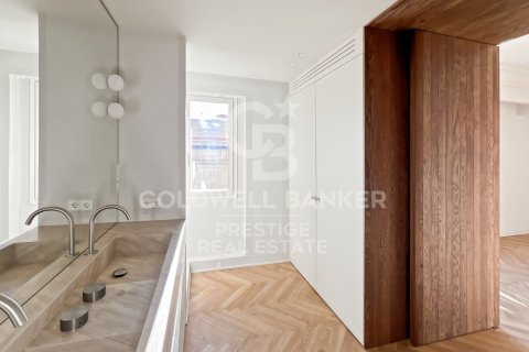 4 bedrooms apartment for sale in Barcelona, Catalonia, Spain № 6088 - photo 19