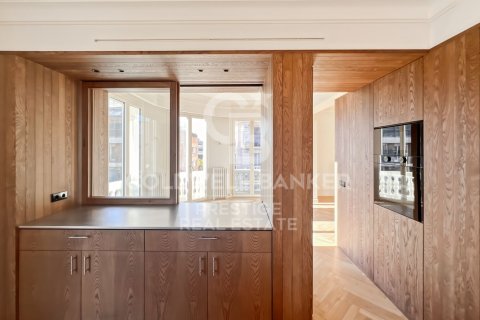 4 bedrooms apartment for sale in Barcelona, Catalonia, Spain № 6088 - photo 11