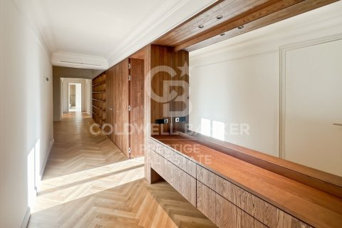 4 bedrooms apartment for sale in Barcelona, Catalonia, Spain № 6088 - photo 9