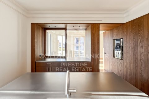 4 bedrooms apartment for sale in Barcelona, Catalonia, Spain № 6088 - photo 7