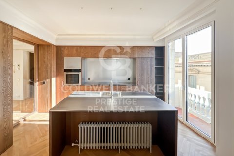 4 bedrooms apartment for sale in Barcelona, Catalonia, Spain № 6088 - photo 12