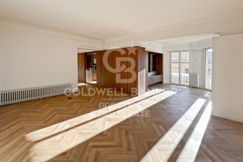 4 bedrooms apartment for sale in Barcelona, Catalonia, Spain № 6088 - photo 4