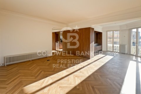4 bedrooms apartment for sale in Barcelona, Catalonia, Spain № 6088 - photo 2