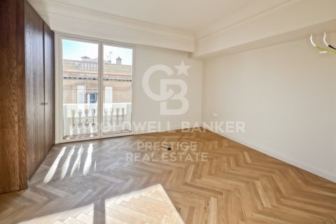 4 bedrooms apartment for sale in Barcelona, Catalonia, Spain № 6088 - photo 8