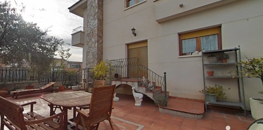 Дом с 5 спальнями в Термены, Лерида, Каталония, Испания № 5066