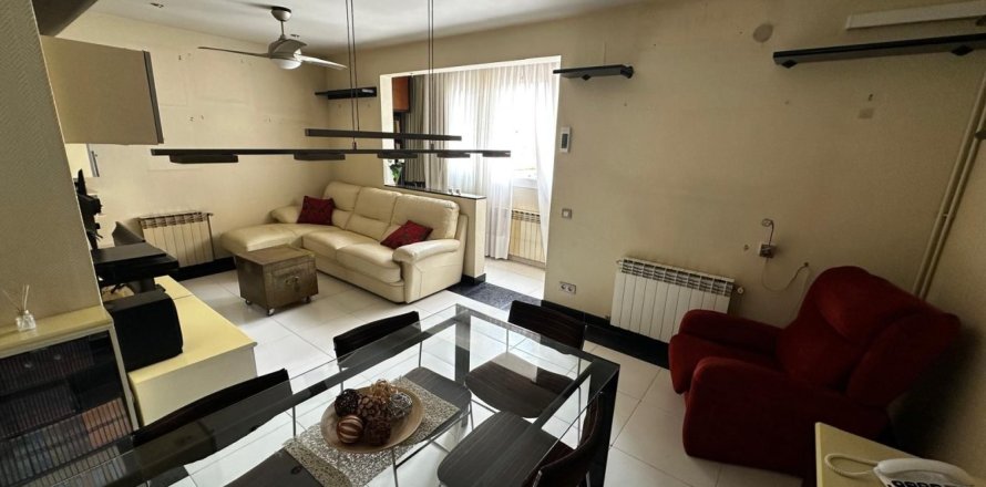 Квартира с 4 спальнями в Сантс-Монтжуике, Барселона, Каталония, Испания № 2182