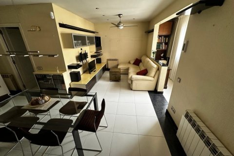 Купить квартиру в Сантс-Монтжуик, Барселона, Испания с 4 спальни, 120м², № 2182 - фото 3