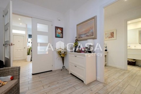 Купить квартиру в Сант-Андреу, Барселона, Испания с 2 спальни, 153м², № 2178 - фото 7