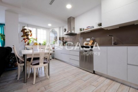 Купить квартиру в Сант-Андреу, Барселона, Испания с 2 спальни, 153м², № 2178 - фото 13