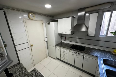 Купить квартиру в Сантс-Монтжуик, Барселона, Испания с 4 спальни, 120м², № 2181 - фото 14