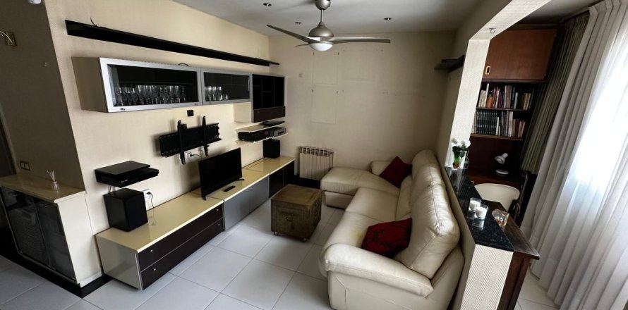 Квартира с 4 спальнями в Сантс-Монтжуике, Барселона, Каталония, Испания № 2181