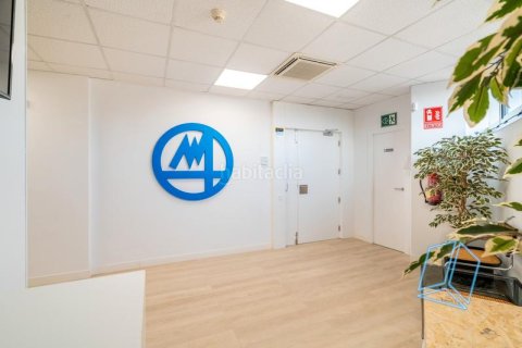 Купить офис в Сантс-Монтжуик, Барселона, Испания студия, 806м², № 2180 - фото 6