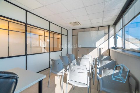 Купить офис в Сантс-Монтжуик, Барселона, Испания студия, 806м², № 2180 - фото 13