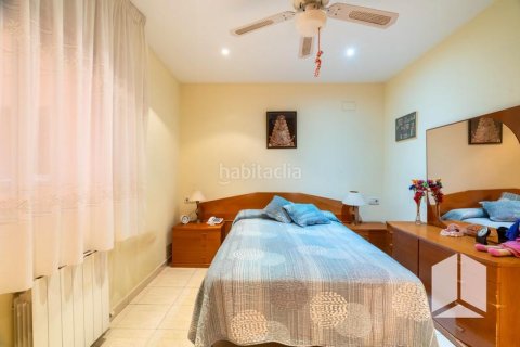 Купить квартиру в Кастельдефельс, Испания с 3 спальни, 104м², № 2177 - фото 11