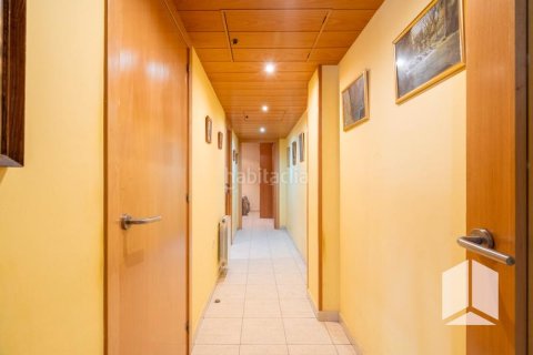 Купить квартиру в Кастельдефельс, Испания с 3 спальни, 104м², № 2177 - фото 3