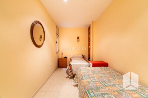 Купить квартиру в Кастельдефельс, Испания с 3 спальни, 104м², № 2177 - фото 4