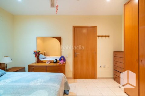 Купить квартиру в Кастельдефельс, Испания с 3 спальни, 104м², № 2177 - фото 12