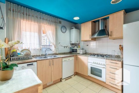 Квартира с 3 спальнями в Кастельдефельсе, Барселона, Каталония, Испания № 2177