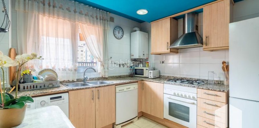 Квартира с 3 спальнями в Кастельдефельсе, Барселона, Каталония, Испания № 2177