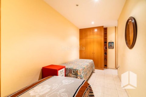 Купить квартиру в Кастельдефельс, Испания с 3 спальни, 104м², № 2177 - фото 9