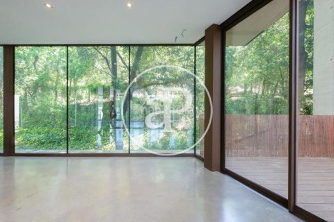 Купить дом в Сан-Кугат-дель-Вальес, Испания с 5 спален, 800м², № 2449 - фото 2