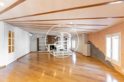 Купить квартиру в Эшампле, Испания с 5 спален, 246м², № 2444 - фото 2