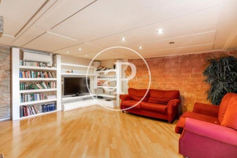 Купить квартиру в Эшампле, Испания с 5 спален, 246м², № 2444 - фото 27