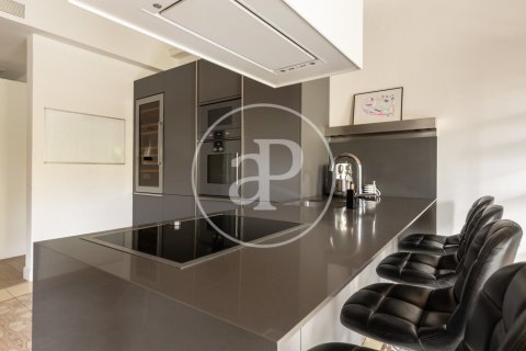 Купить квартиру в Эшампле, Испания с 3 спальни, 150м², № 2445 - фото 9