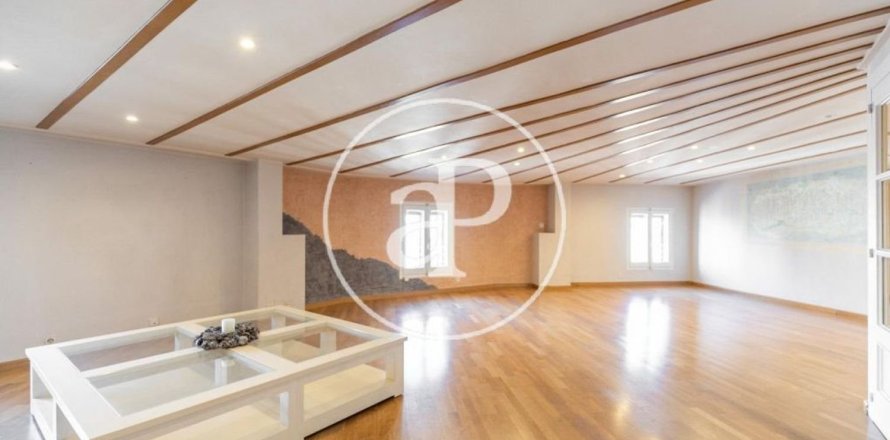 Квартира с 5 спальнями в Эшампле, Барселона, Каталония, Испания № 2443