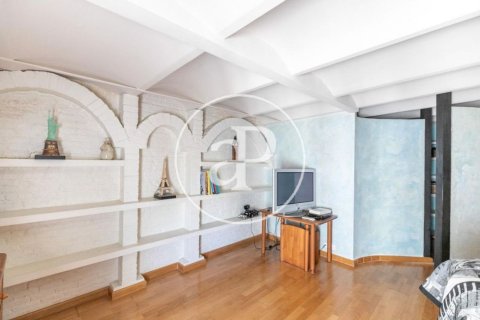 Купить квартиру в Эшампле, Испания с 5 спален, 246м², № 2443 - фото 12