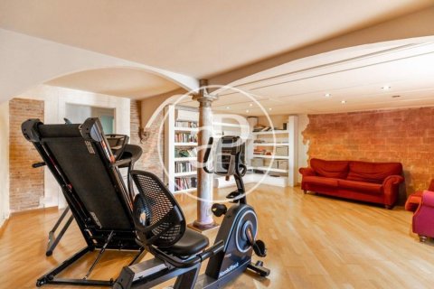 Купить квартиру в Эшампле, Испания с 5 спален, 246м², № 2443 - фото 17