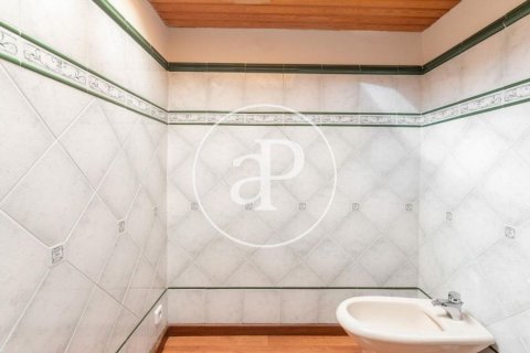 Купить квартиру в Эшампле, Испания с 5 спален, 246м², № 2443 - фото 26