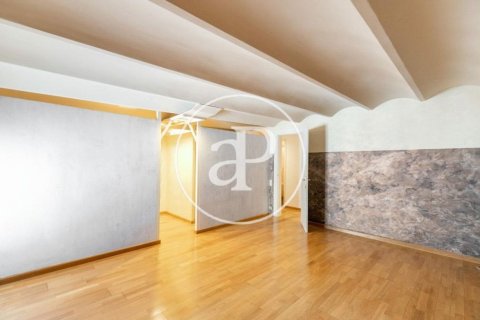 Купить квартиру в Эшампле, Испания с 5 спален, 246м², № 2443 - фото 23