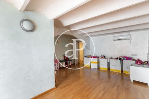 Купить квартиру в Эшампле, Испания с 5 спален, 246м², № 2443 - фото 20