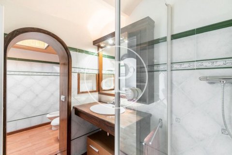 Купить квартиру в Эшампле, Испания с 5 спален, 246м², № 2443 - фото 13