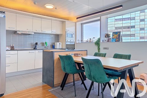3 bedrooms apartment for sale in L'Hospitalet de Llobregat, Barcelona, Catalonia, Spain № 7488 - photo 18