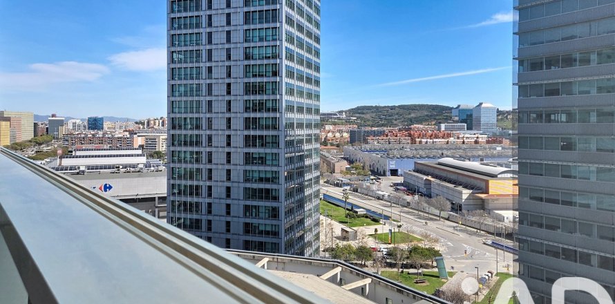 3 bedrooms apartment for sale in L'Hospitalet de Llobregat, Barcelona, Catalonia, Spain № 7488
