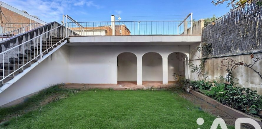 7 bedrooms townhouse for sale in El Masnou, Barcelona, Catalonia, Spain № 7484